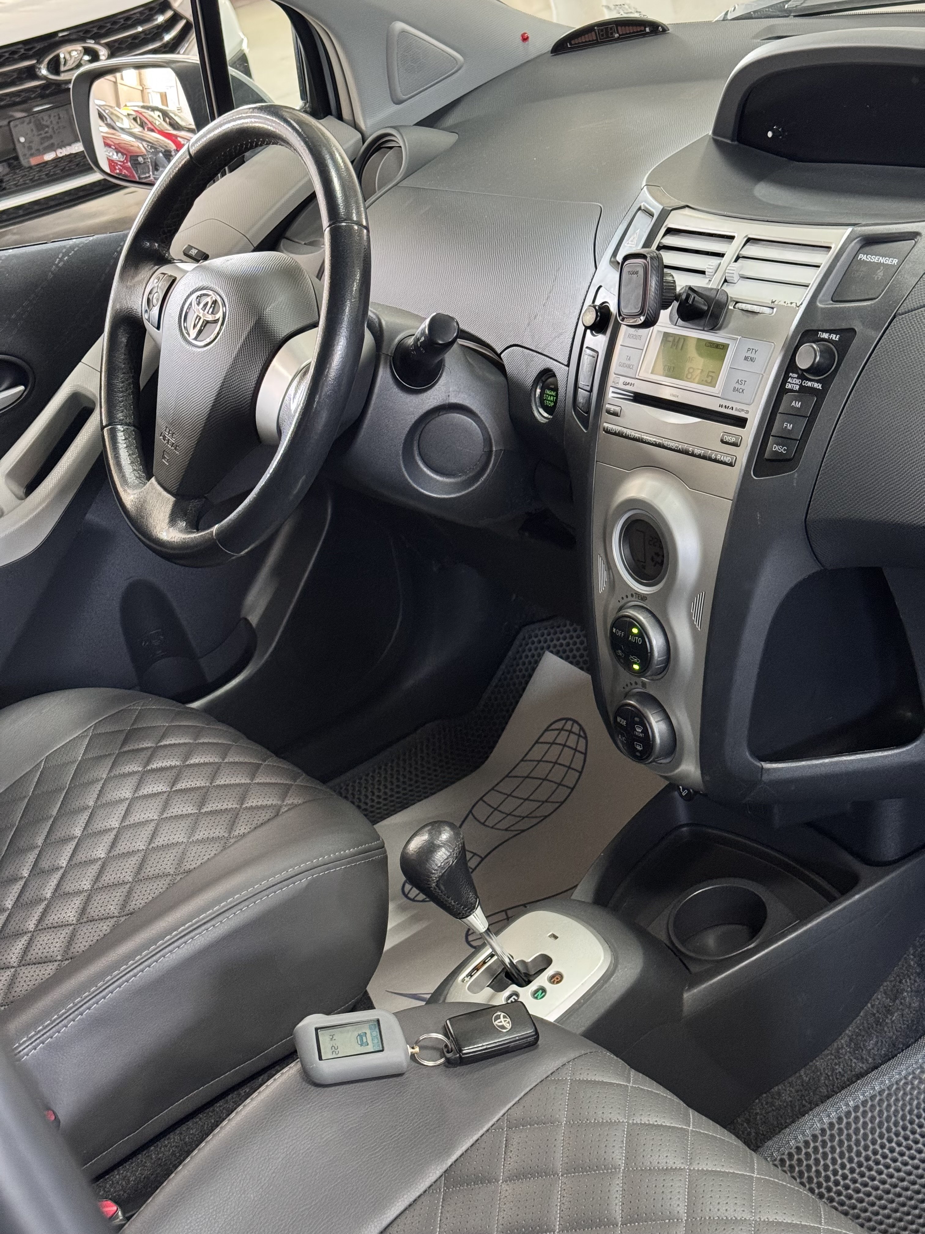 Toyota Yaris,II, 2007 года, фото 12