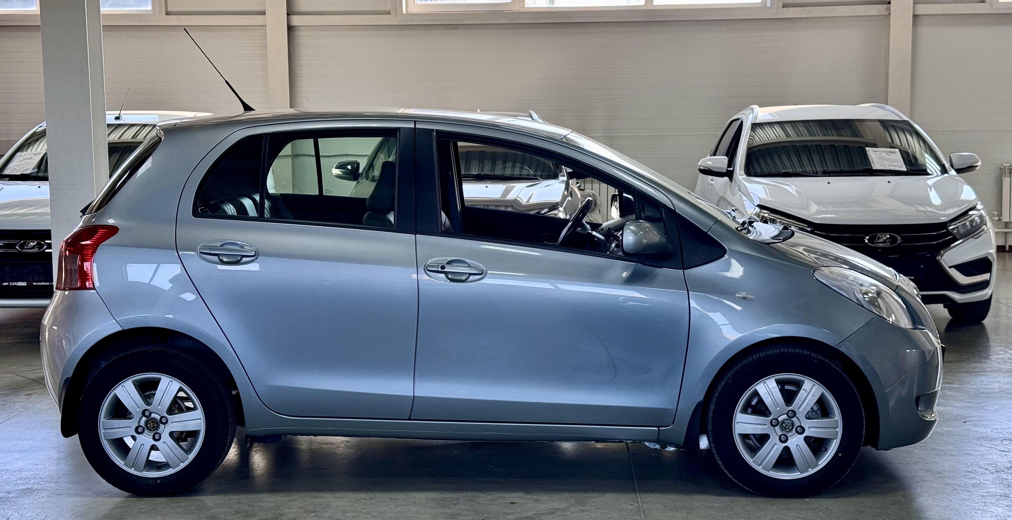 Toyota Yaris,II, 2007 года, фото 2