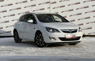 Opel Astra, 2011 года